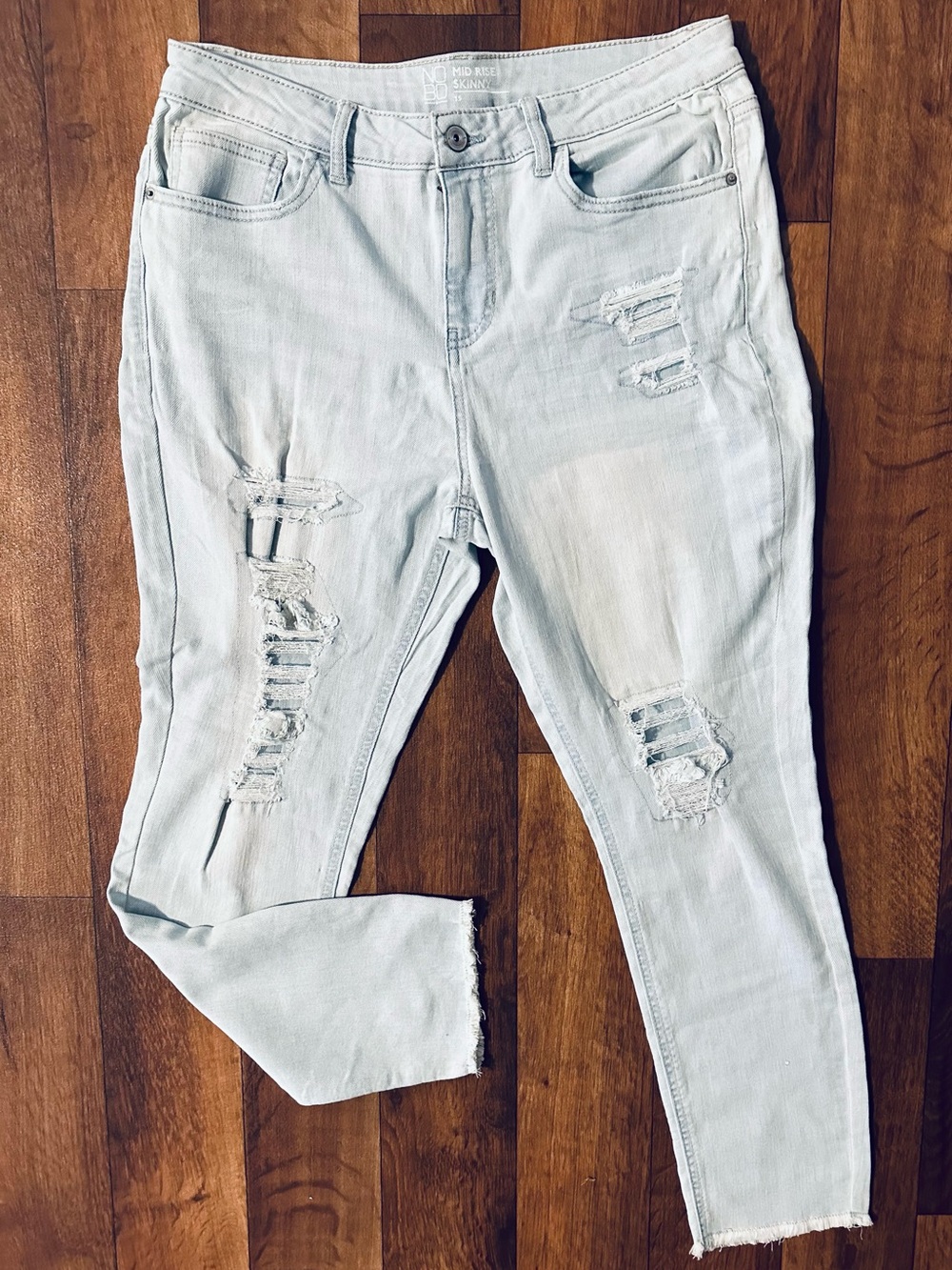 No Boundaries Light Wash Ripped Skinny Jeans